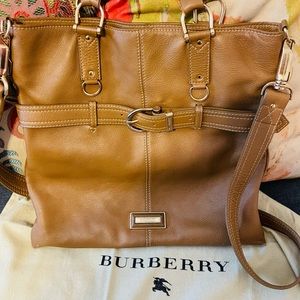 ✅💯AUTHENTIC BURBERRY HANDBAG/CROSSBODY⭐️
